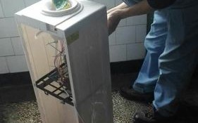 上门修饮水机多少钱_专业维修饮水机
