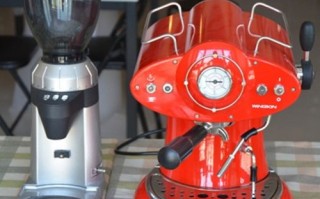  咖啡机的蒸汽温度多少好「咖啡机蒸汽气压多少正常」