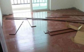 铺地板师傅一般多少钱,铺地板师傅一般多少钱一平方米 