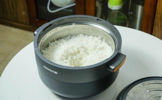 九阳电压力锅蒸大米饭比例