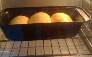 用烤箱烤面包干订多少度,烤箱烤干面包片的温度和时间 