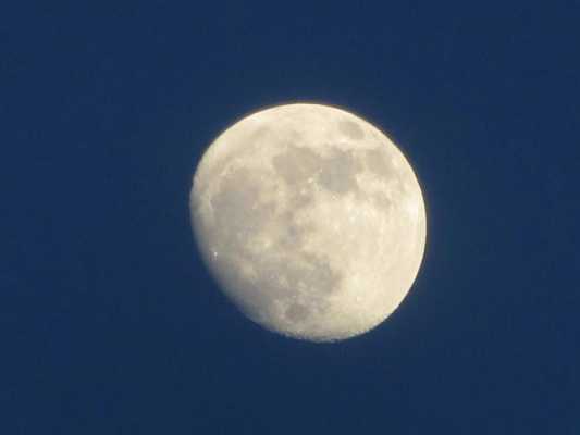 佳能拍月亮镜头怎么用 佳能拍月亮镜头-第2张图片-DAWOOD LED频闪灯