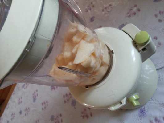 搅拌机榨水果要加水吗-搅拌机榨苹果汁要加多少水-第2张图片-DAWOOD LED频闪灯