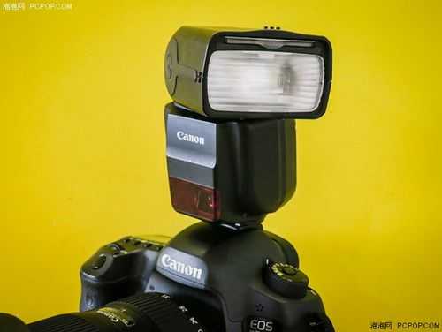 相机自带闪光灯和外置闪光灯的差别 镜头外置闪光灯-第3张图片-DAWOOD LED频闪灯