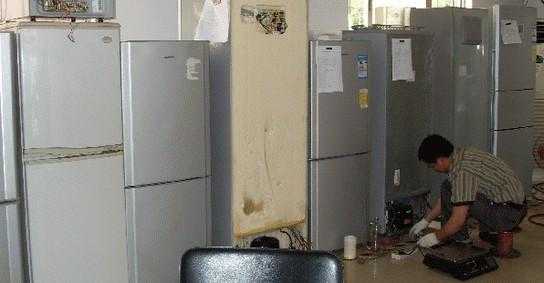 冰箱漏电咋办 冰箱漏电维修费用大概多少-第1张图片-DAWOOD LED频闪灯