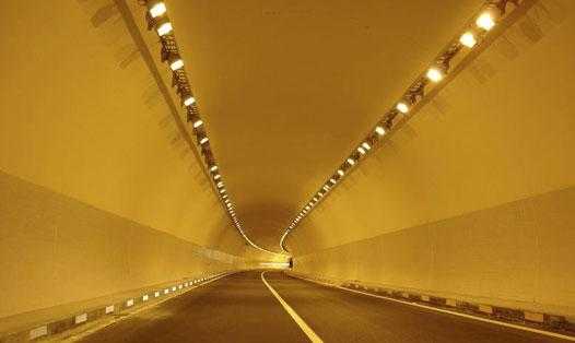 高速隧道灯为什么不开（高速公路隧道不开灯是违法吗违章吗）-第2张图片-DAWOOD LED频闪灯
