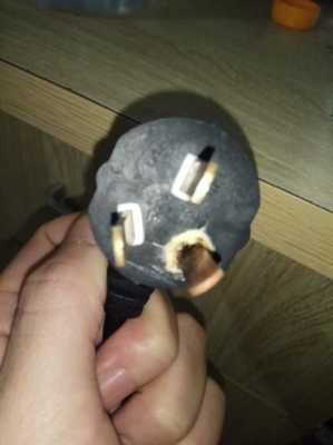 电插头烧坏了修多少钱,电插头烧了怎么回事 -第1张图片-DAWOOD LED频闪灯